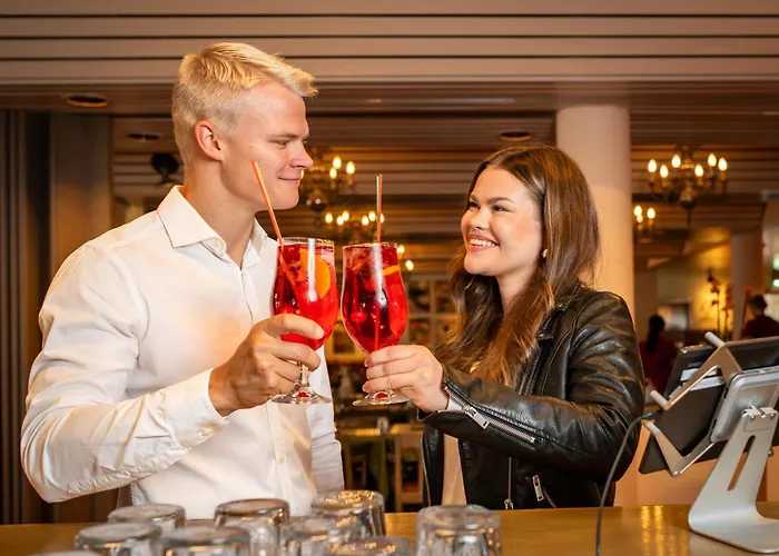 瓦罗尼亚酒店 酒店