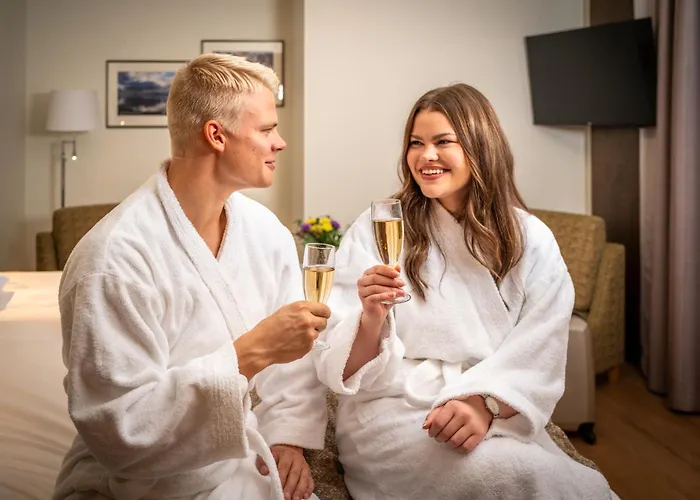 瓦罗尼亚酒店 4*