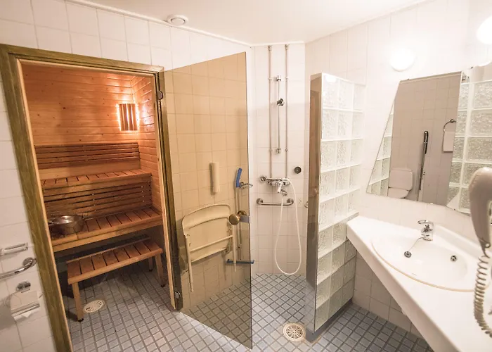 瓦罗尼亚酒店 酒店