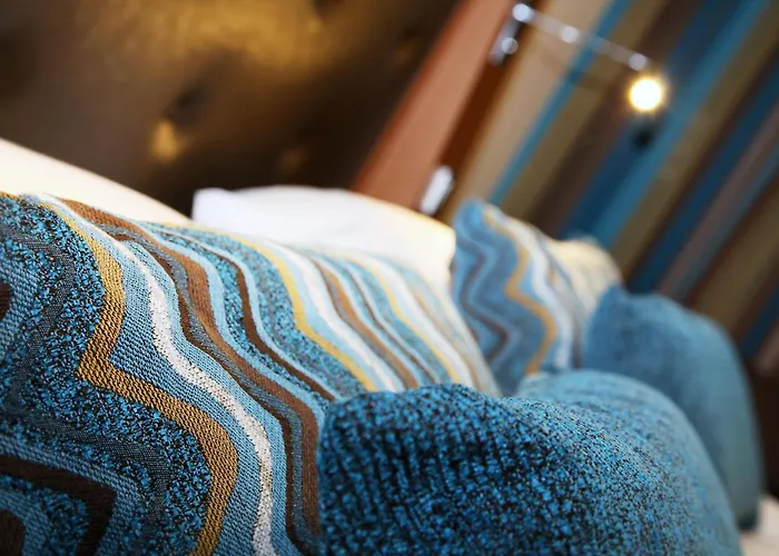 瓦罗尼亚酒店 酒店